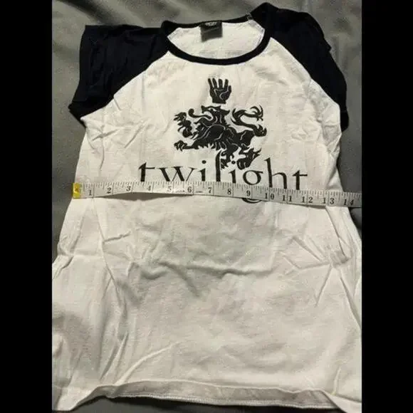Twilight 'Team Cullen' T-Shirt - A Must-Have for Die-Hard Fans! - Picture 3 of 4